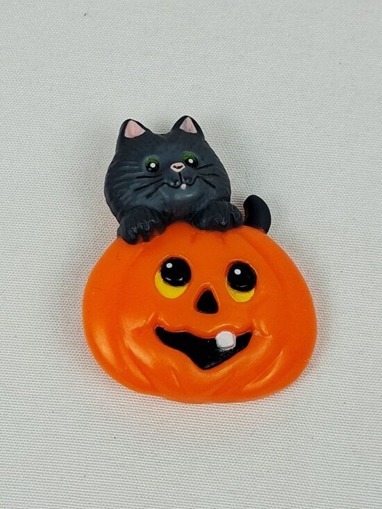 Russ Jewelry - Vintage Black Cat On Pumpkin Halloween Pin By Russ 1980's